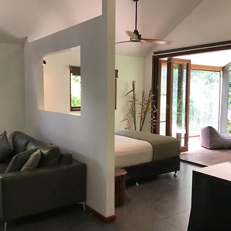 Forest Views Diwan Bagian luar foto