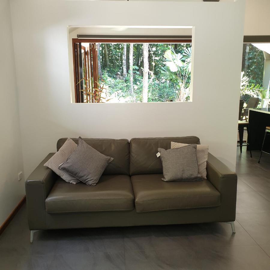 Forest Views Diwan Bagian luar foto